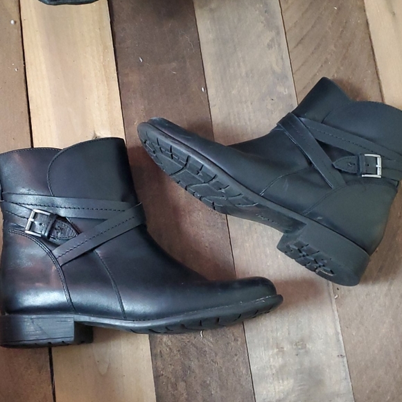 clarks vegan boots